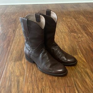 Very lightly used mens dark brown Tecovas